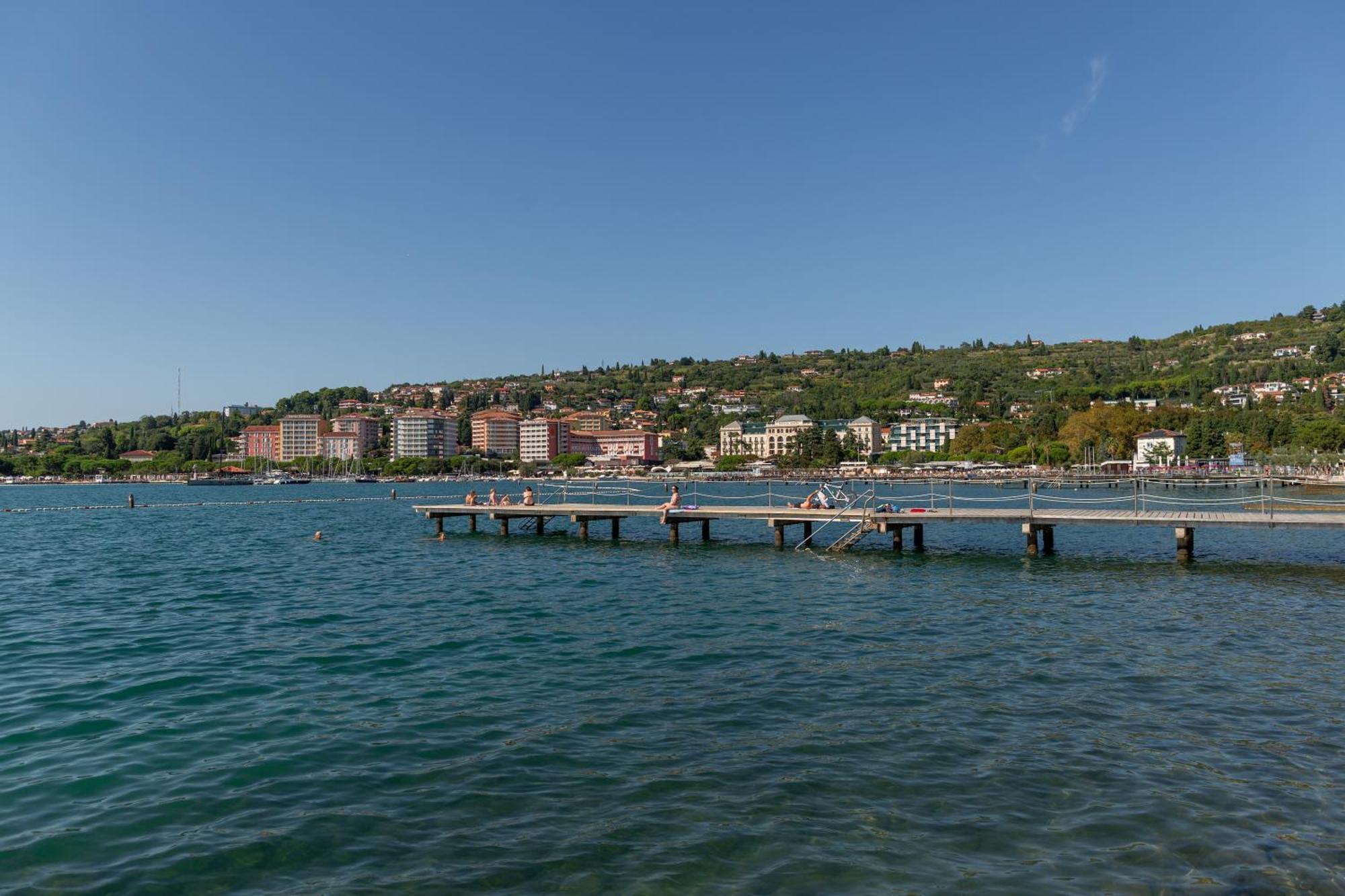 Floating Sea House Shark 3 Appartement Portorož Buitenkant foto