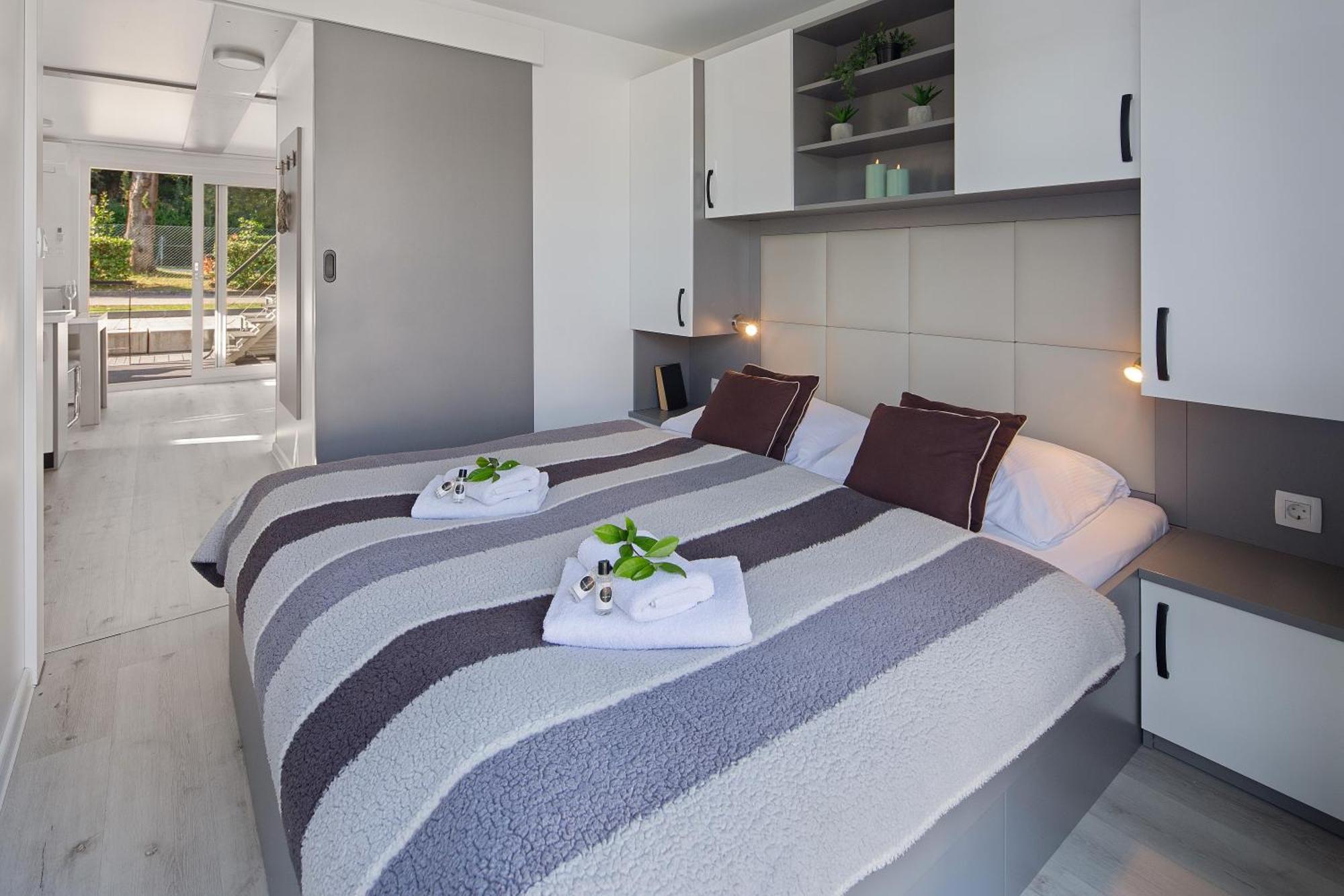 Floating Sea House Shark 3 Appartement Portorož Buitenkant foto
